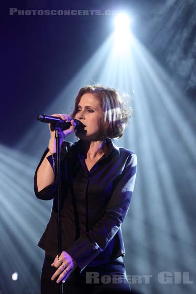 ALISON MOYET - 2013-09-27 - PARIS - Divan du Monde - 